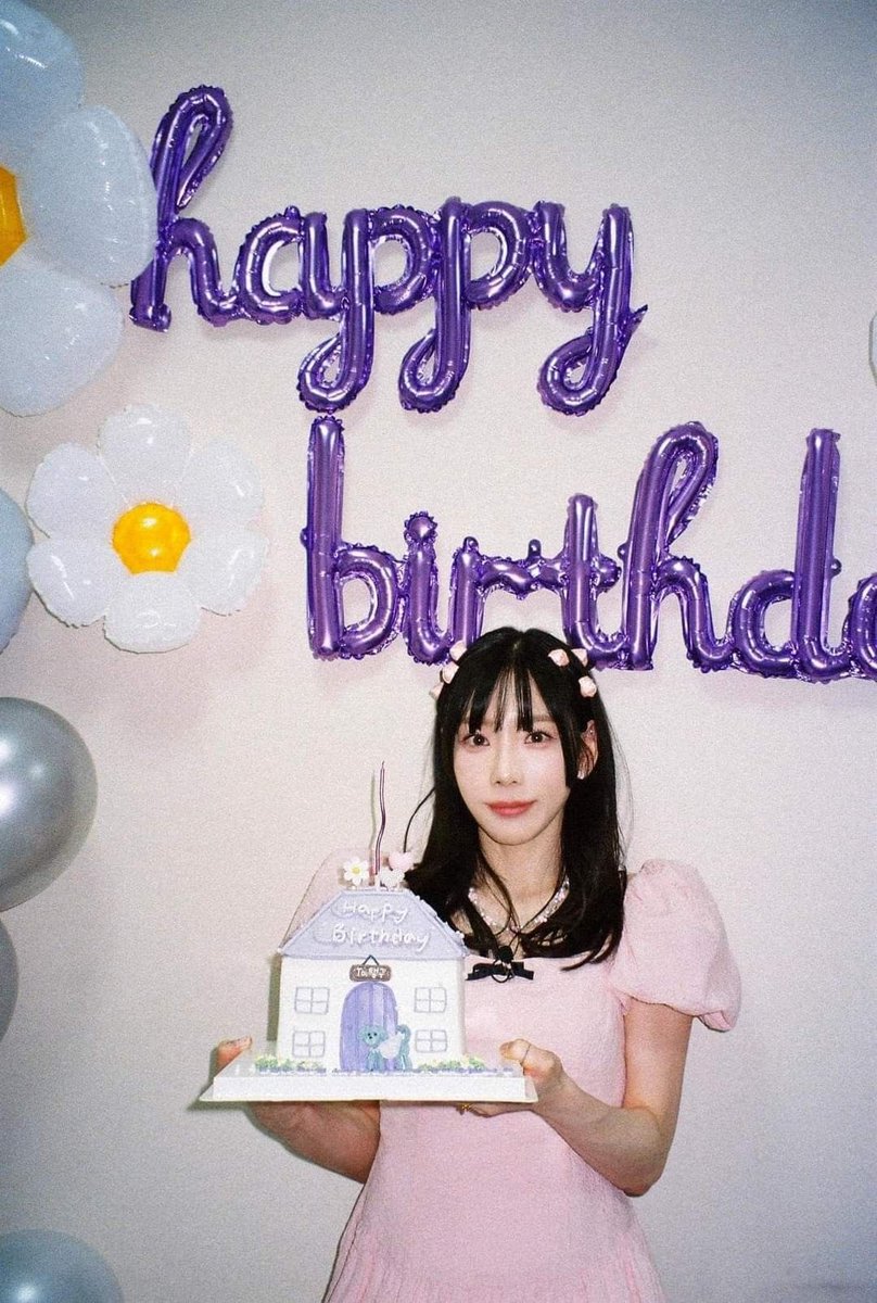 taeyeon pics tweet media