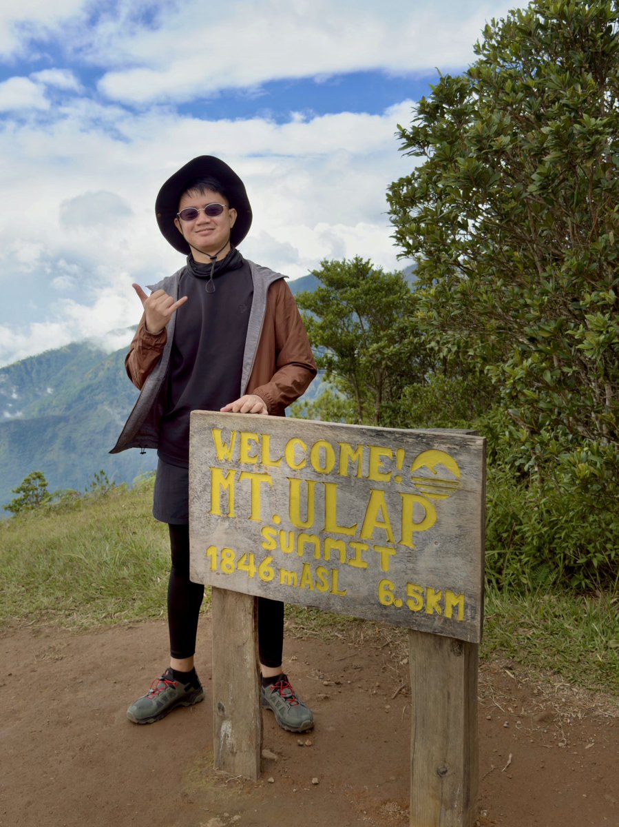 dnlxvii's tweet photo. hike ✨ https://t.co/XeAgQedVWJ