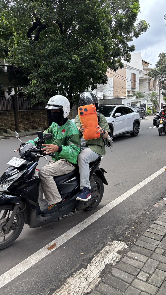 // ANTO // tweet media