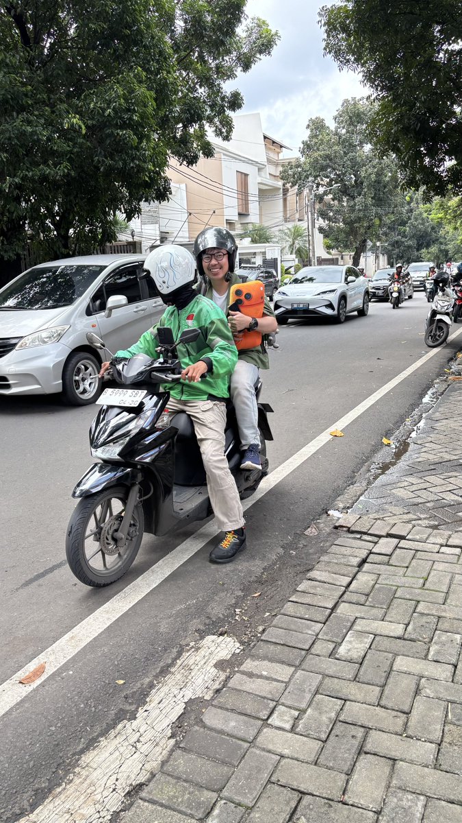 // ANTO // tweet media