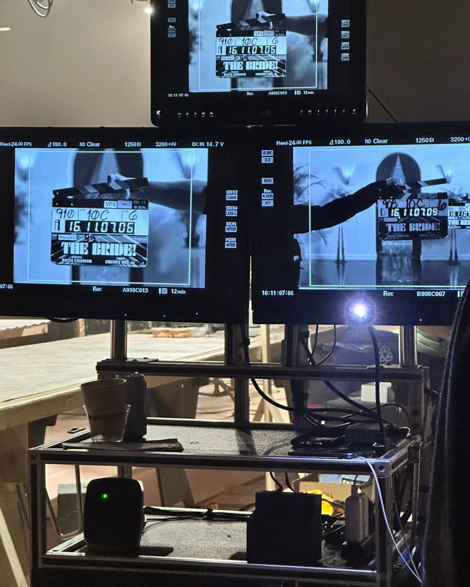 Julianne Hough tweet media