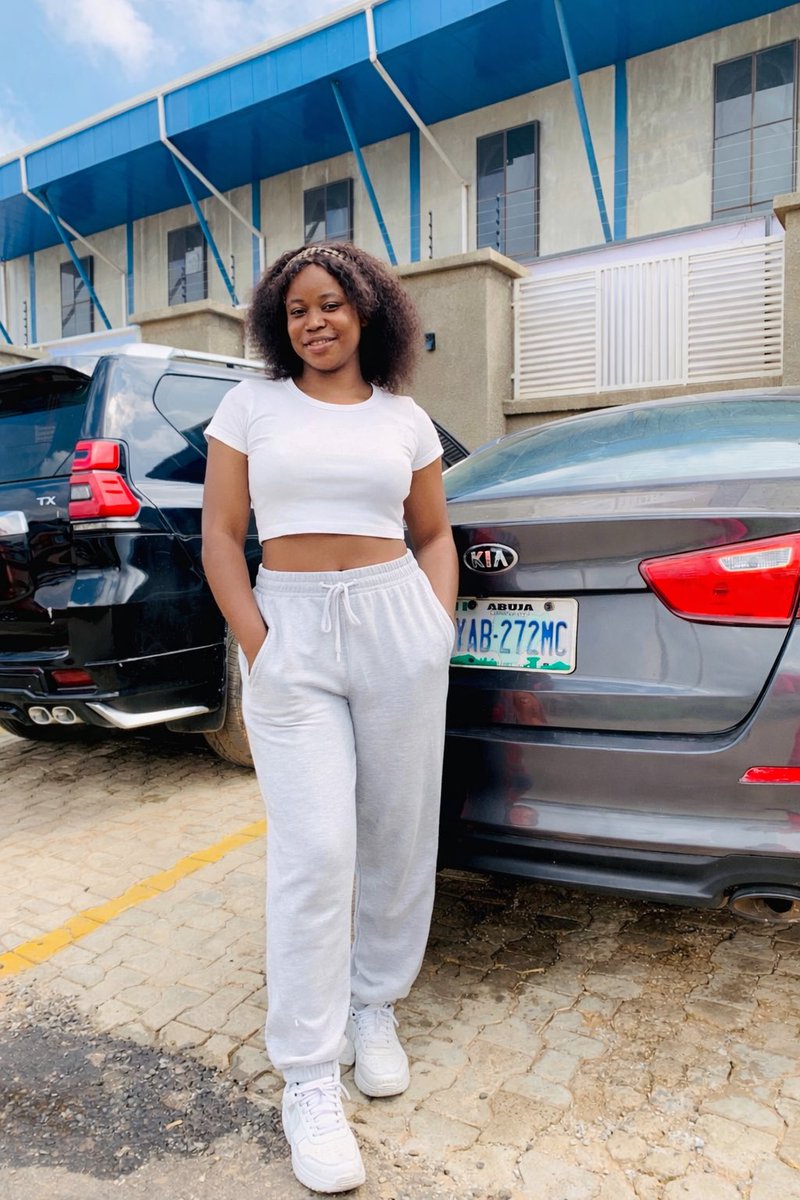Favour9978's tweet photo. Happy Sunday guys ❤️ https://t.co/IXTDfUm49j