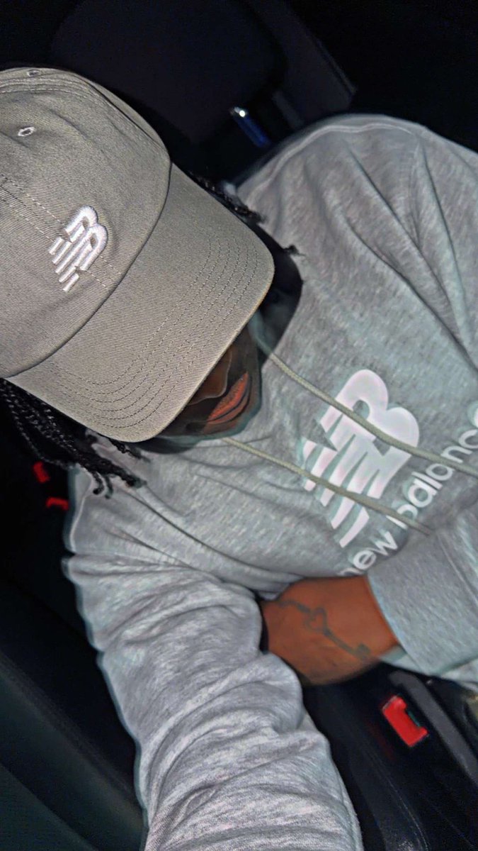 BandanaMane's tweet photo. DRIPPY 4G https://t.co/MrDZt0V5LT