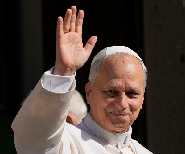 jimbotrump's tweet image. Pope Leo Urges End to Bombing, Calls for Dialog amid Iran, Middle East Violence dlvr.it/TRMgpM PLEASE FOLLOW #PopeLeo #MiddleEastPeace #StopTheViolence #DialogNotWar #PrayForIran