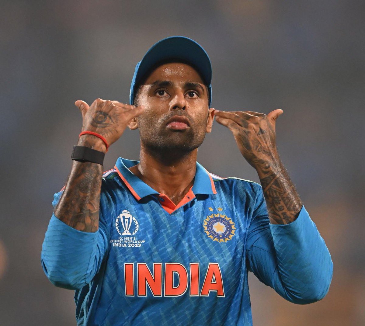 Three wickets fell in a single over. At least 20 runs were lost.

- First, Sanju Samson's brilliant innings ended.

- Then, Ishan Kishan's brilliant innings ended.

- Then, the captain left.
#INDvsNZ #T20WorldCup2026final 
#IndiaVsNewZealand