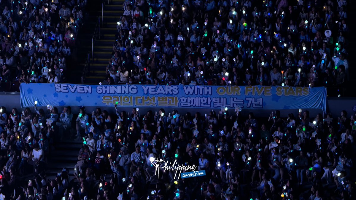 Spending every tomorrow together 💙 MOAs prepared a banner for TXT, their five stars, in celebration of the boy group’s 7th anniversary.
 
#DunkinPH_WondersAt553 #DunkinPH_TXT <a href="/dunkinph/">Dunkin' Philippines</a> <a href="/cnca_media/">CNCA</a>