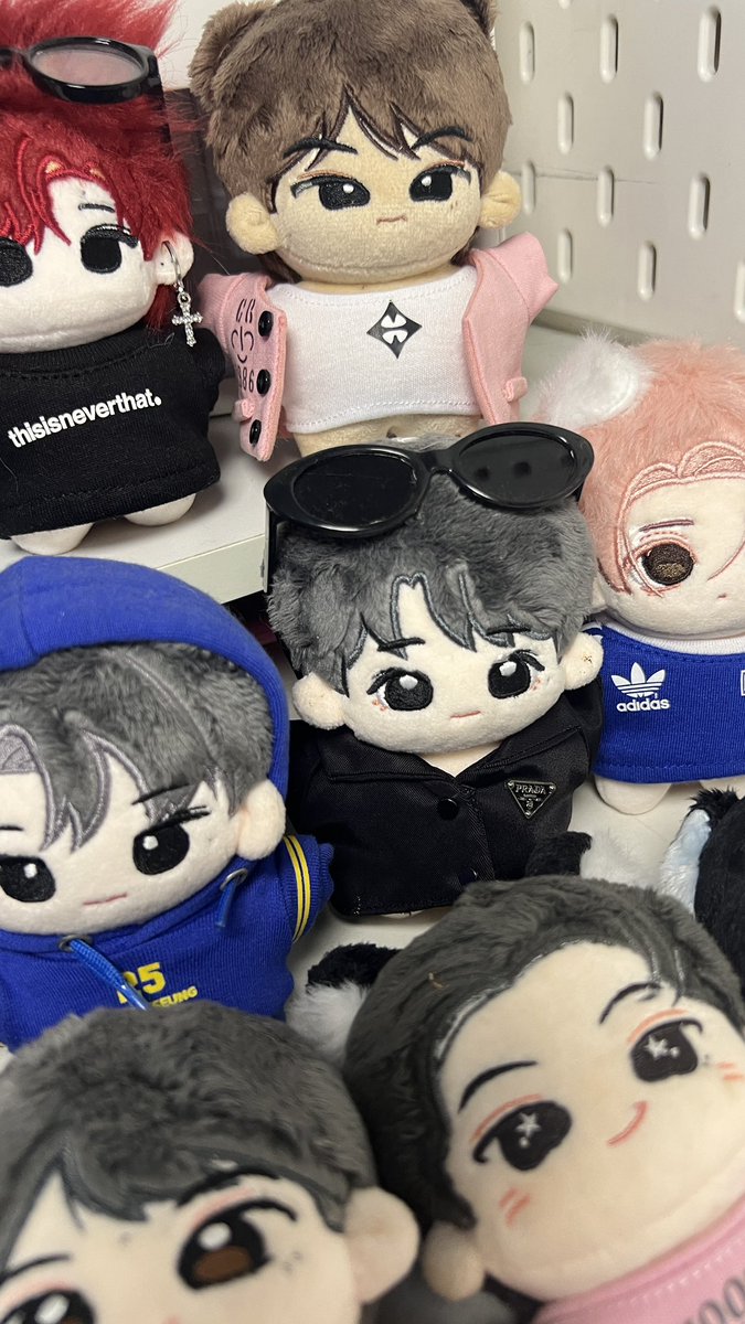 abcdefgheejayke's tweet photo. #edask ada yg cari doll clothes &amp; doll2 ini kah? rencananya mau aku jual karna stopcoll tp masih bingung tentuin pricenya, utk jaymi dan bulomi juga tp os yaa karna masih produksi.. dari GO kak sun btw! https://t.co/RDEDi0ogNv