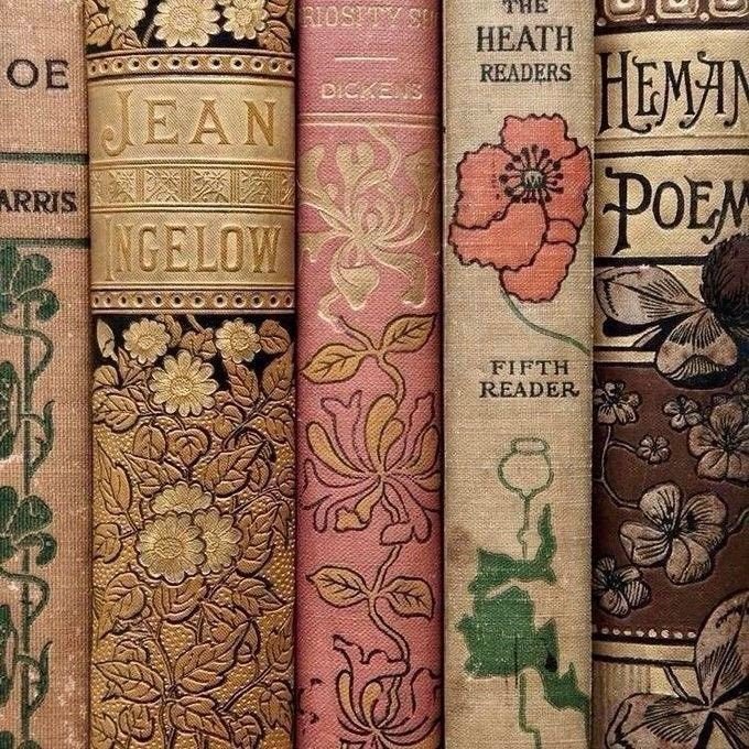 naturaholic's tweet photo. pretty book covers. https://t.co/x4cnCAEtgV