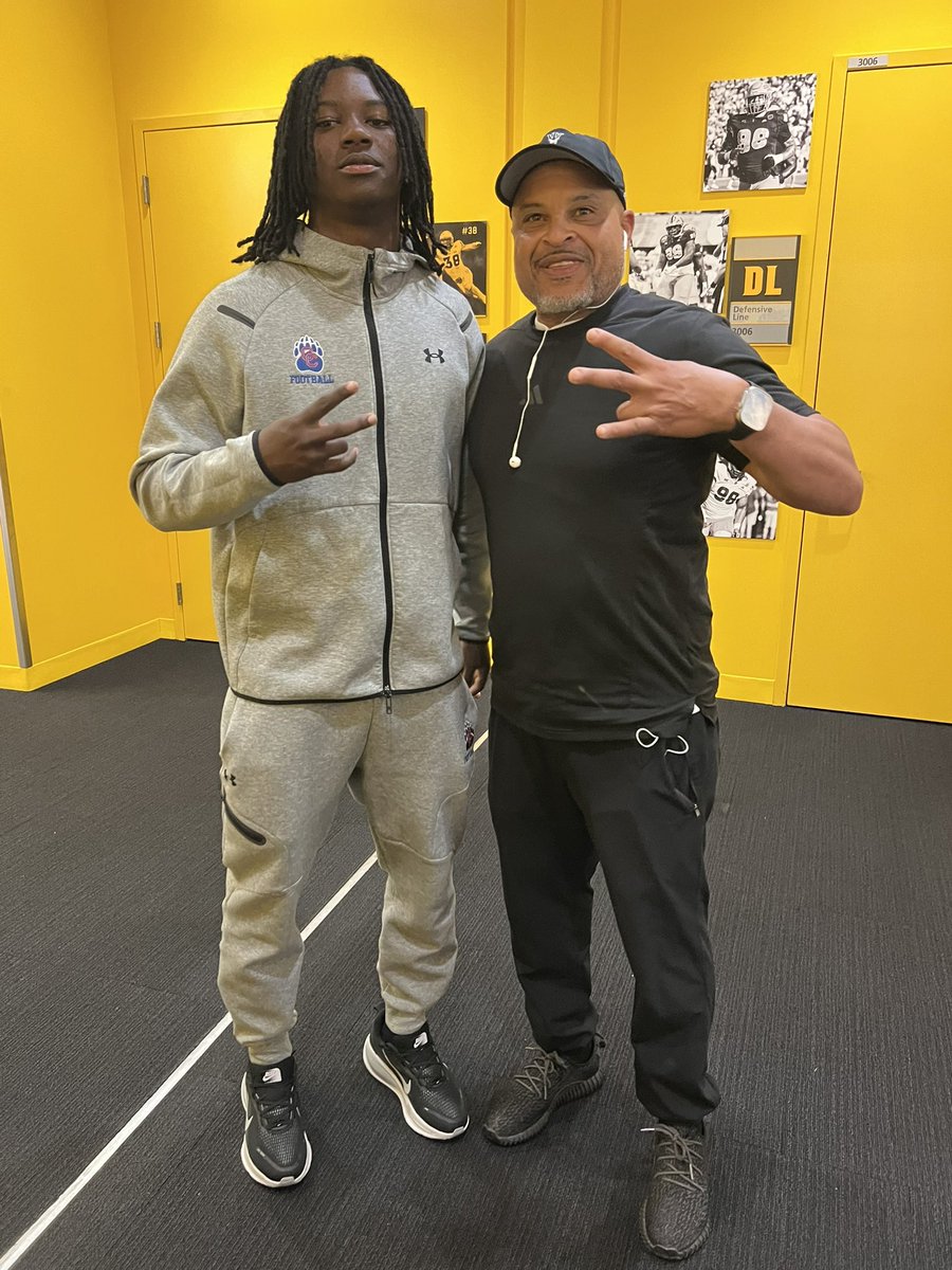 Karson McKenzie 3 ⭐️ tweet media