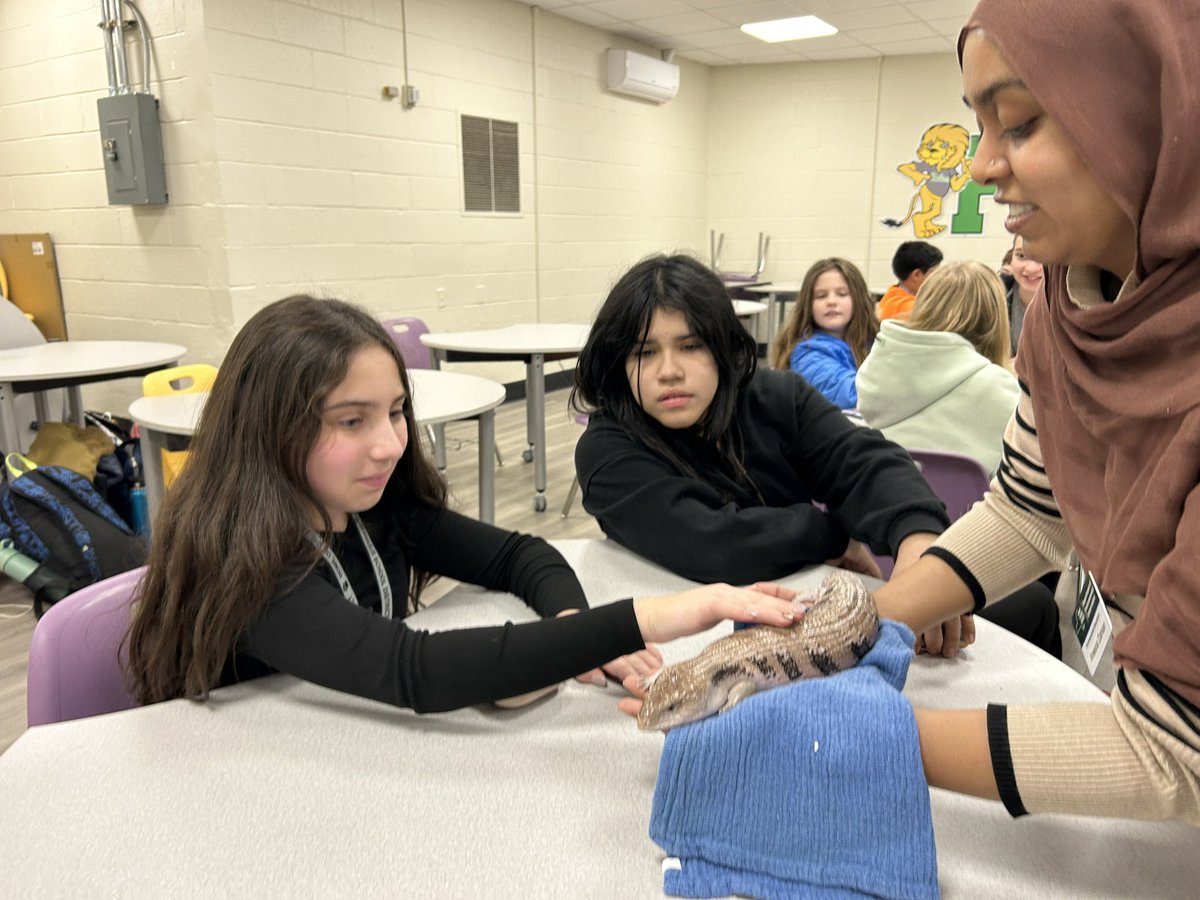 Mrs. Marzillier tweet media