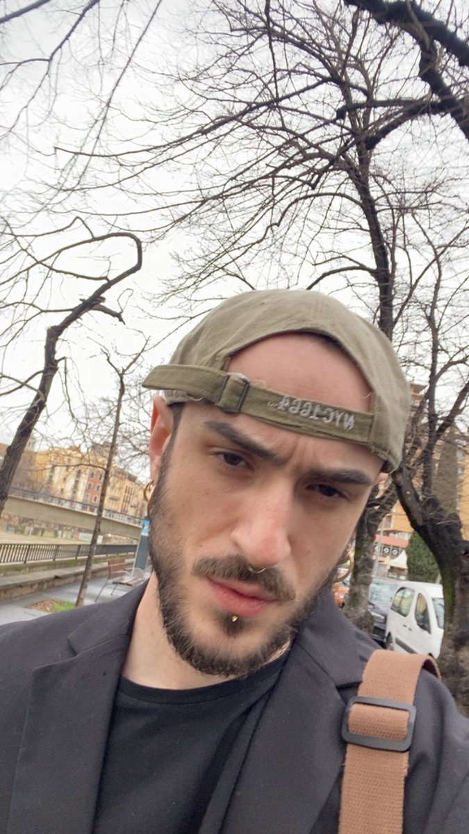 saissize's tweet photo. Tornant a casa a les 9 del matí, no tinc vergonya ni la conec suposo hagdgshshsh https://t.co/dAVlDx4uKC