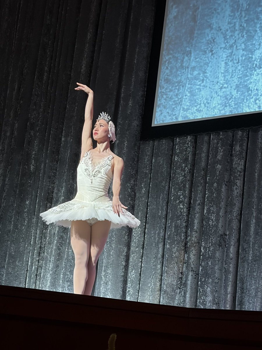 Such an unforgettable night at the Ballet Ball 🩰
My favorite moment was watching a beautiful excerpt from swan lake performed live. It was truly magical and a reminder of why the arts matter so much.
#nashvilleballet #balletball #supportthearts