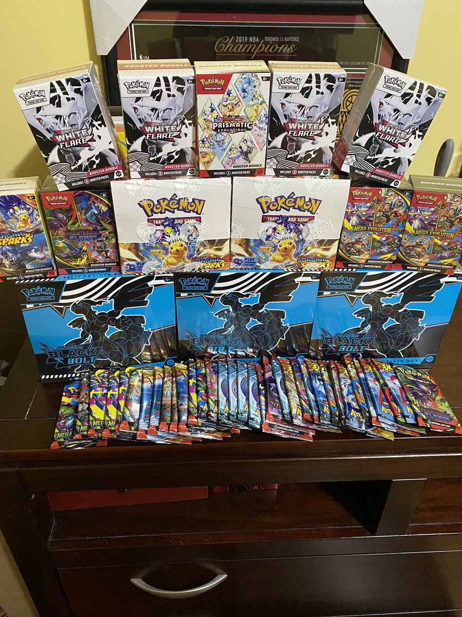 akiraBabyyyyyy's tweet image. LETS TALK ABOUT THIS POKEMON RAID. Let’s see what I paid (after tax) vs if bought these in Toronto pricing. The pic below I paid $1306.64CAD . And if in Toronto $2420.46CAD. Toronto market so fucked. W Pokemon Raid! #pokemon #tcg #raid #pokemontcg #pokemonraid #happy #win
