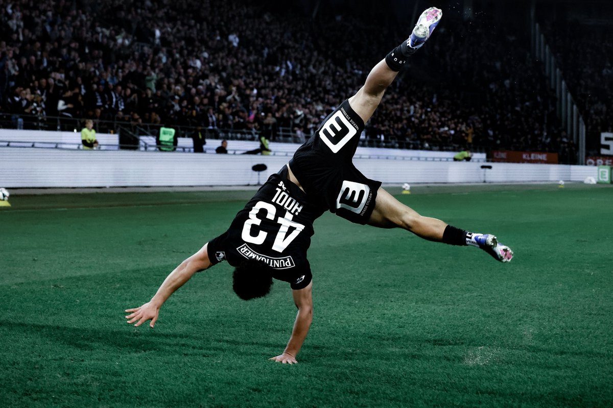 SKSturm's tweet photo. Our mood right now! 🕺 #sturmgraz #AdmiralBL #STUALT
__________
STU 2:0 ALT |⏱️89' https://t.co/kcEu0KRjH3