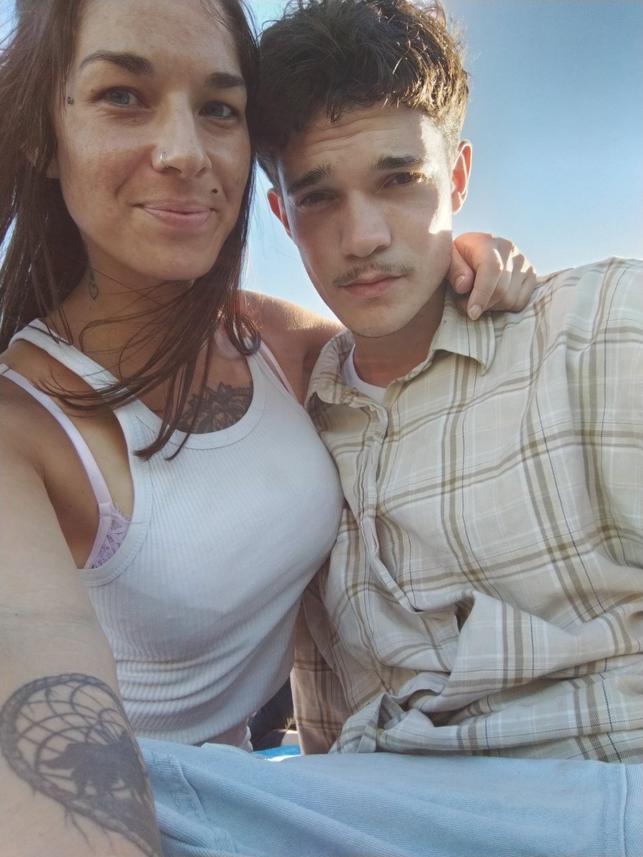 Tassi & Dylan tweet media