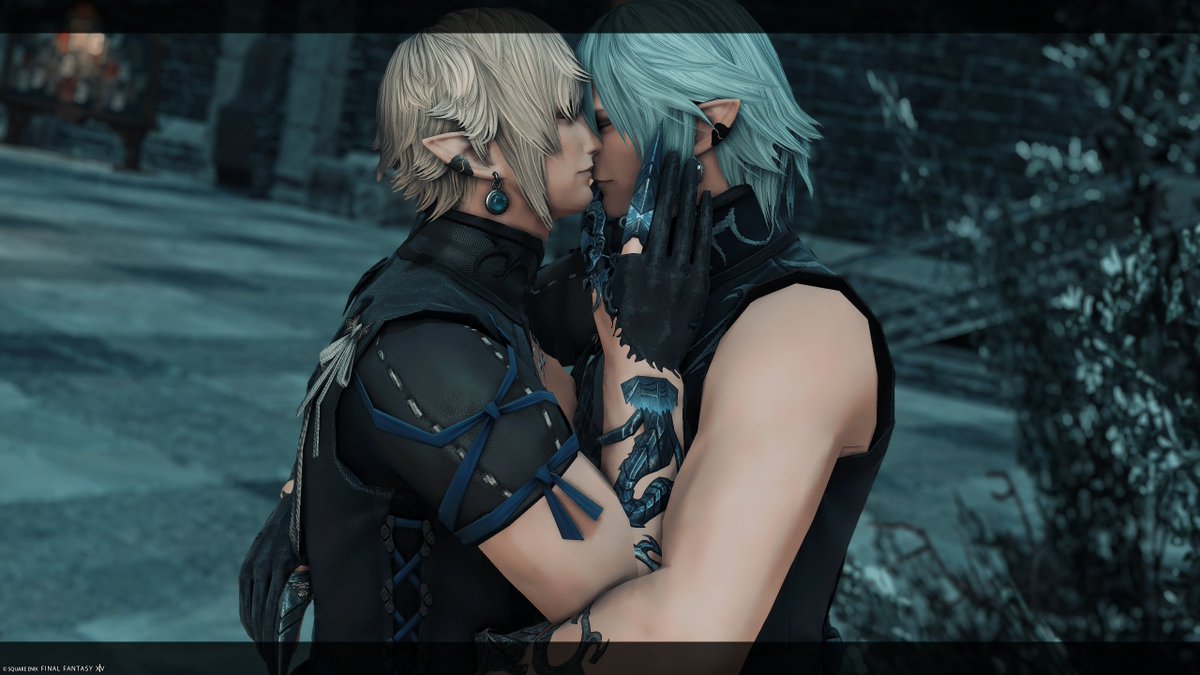 拚完新的迷宮了 先換了一套衣服穿穿😳
新衣服拍拍跟貼貼蹭溫暖🥺