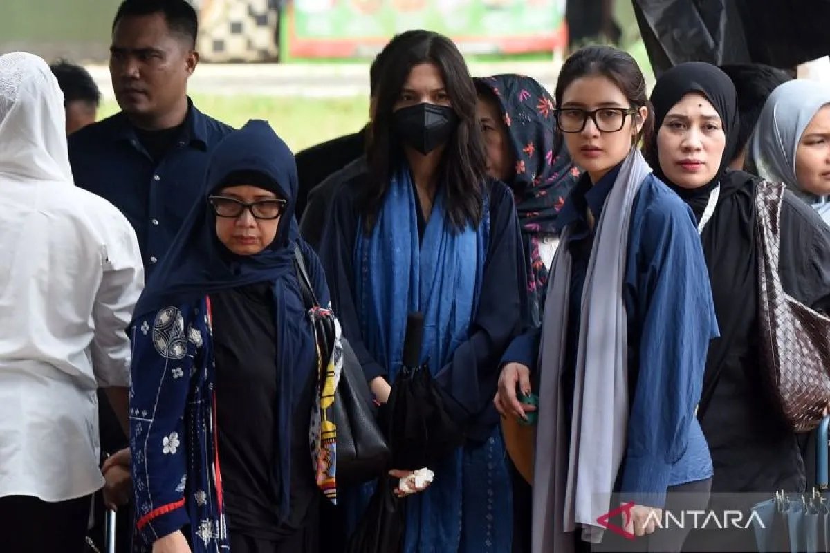 Seharian tiap liat postingan vidi selalu nangis. Gimana jadi mbak siladara yah 😭 ngikutin vidi-siladara sejak stereo sampe maut memisahkan. Semoga dikuatkan hatimu mbak sila 🥹