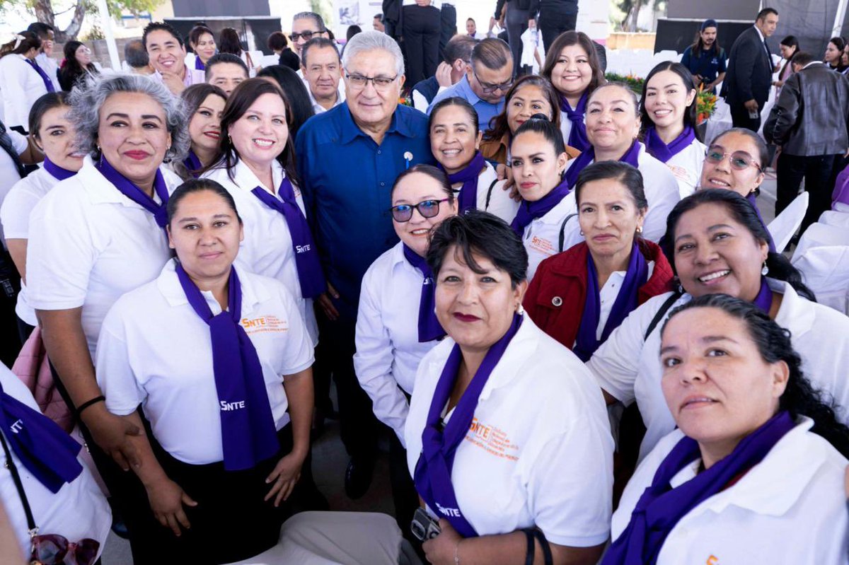 🪻 En el #DíaInternacionalDeLaMujer el Mtro. Alfonso Cepeda Salas, Secretario General del #SNTE, expresa su más amplio reconocimiento a las mujeres que con su talento, sensibilidad y compromiso, transforman la educación y la vida de millones de niñas, niños y jóvenes en México 🇲🇽