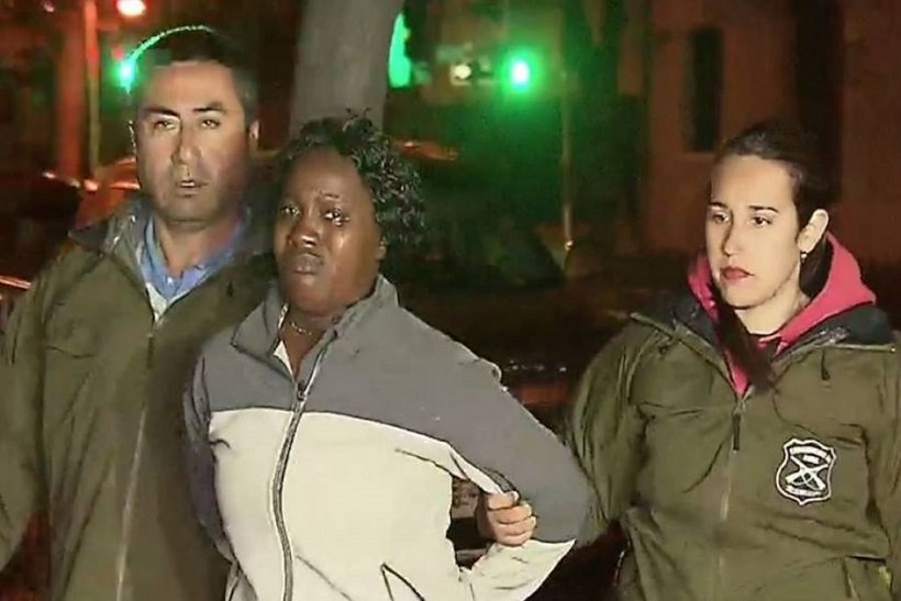 PaisEsponja's tweet photo. En el Día internacional de la mujer, comparto la desgarradora historia de Joane Florvil. 

Ella vivió un infierno, detenida injustamente y murió buscando ayuda. Fue víctima de un caso de racismo, violencia institucional y Estatal impresentable. Joane por ser Haitiana fue víctima de una feroz estigmatización social que le costó la vida. A nueve años de su muerte, aún no hay responsables. 🌹 
#DiaInternacionalDeLaMujer #DiaDeLaMujer #8M