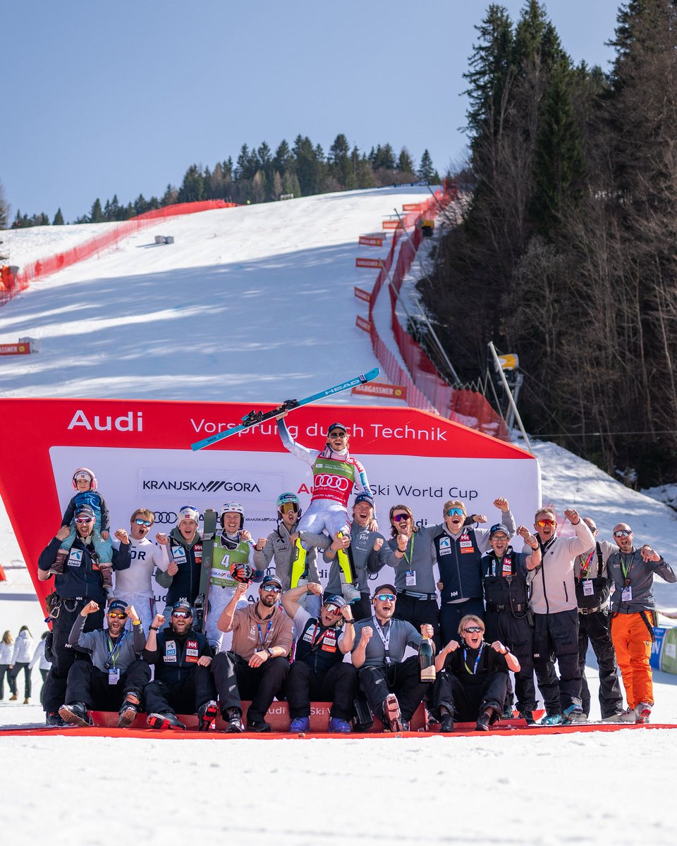 H_Kristoffersen's tweet image. Wow that was tight 🐢💨 Happy to grab 2nd today 🥈

📸: @joergmitter 

#P2
#thevandeerredbullway 
#givesyouwings