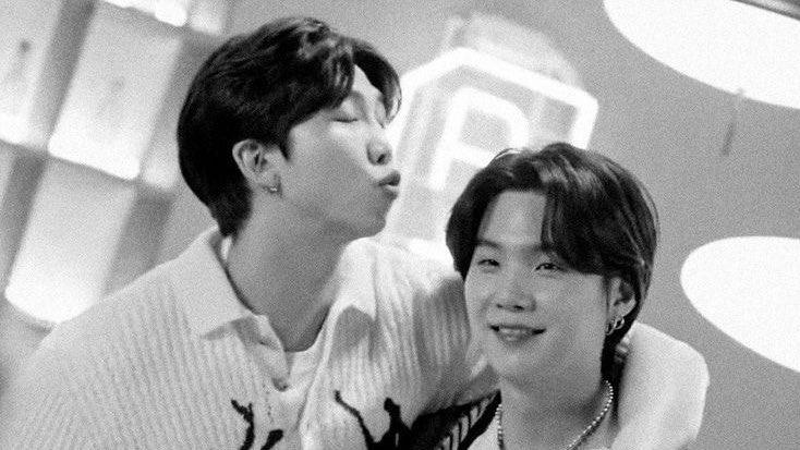 rkivethetic's tweet photo. They are inseparable, happy birthday to our dearest Yoongi 
#HappyBirthdaySUGA https://t.co/PKZ2M1inoA