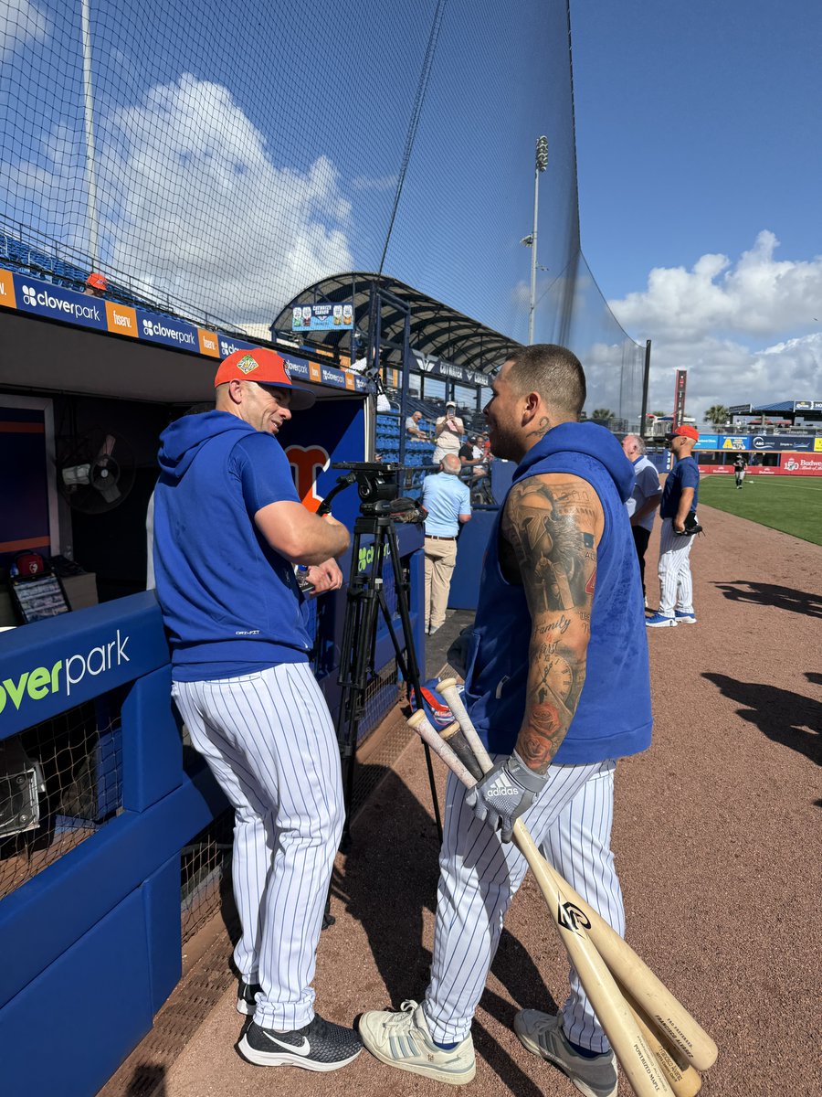 Mets's tweet image. 🫡🤝😈

David Wright catches up with Francisco Alvarez at #SpringTraining!