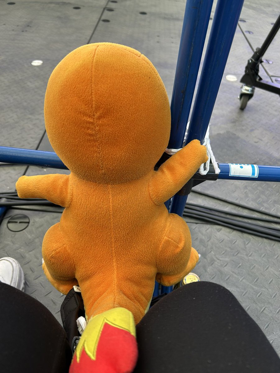 1015dh_bell's tweet photo. なんと！最前列でした♡ドンヘ&amp;ヒニムとハイタッチも出来て幸せ過ぎた！！ https://t.co/i8gWfLKoCb
