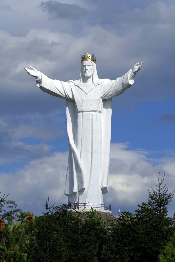 PrayTheRosary's tweet photo. Jesus is God. Jesus is King. https://t.co/LWatYX0UGQ