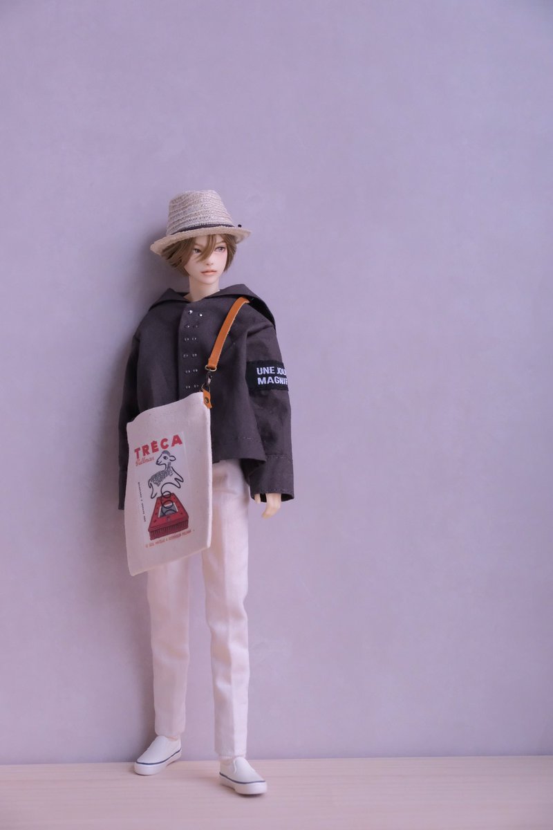 KABAさんのセーラーカラートップスとMODE ETLANさんのちょっとずつ違う中折れ帽でコーデ
マリン感でてかわいい🥰
羊？がいい味だしてるバッグが気に入ってる