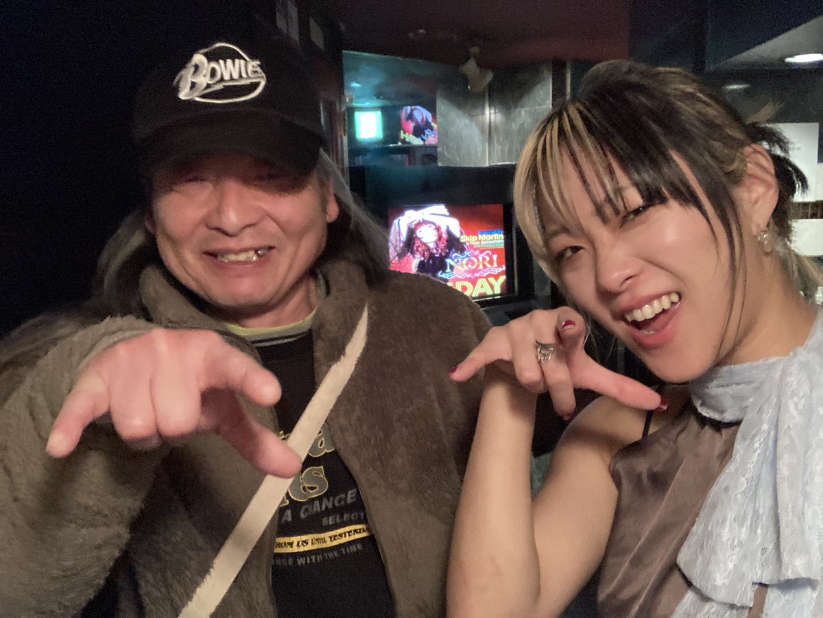 atomicsuzy712's tweet photo. ベーシストJINTOも気になるがYup'inお目当てでした
#ナイトイン21世紀
#JINTO
#ヤピン https://t.co/YXKyBSYV5a