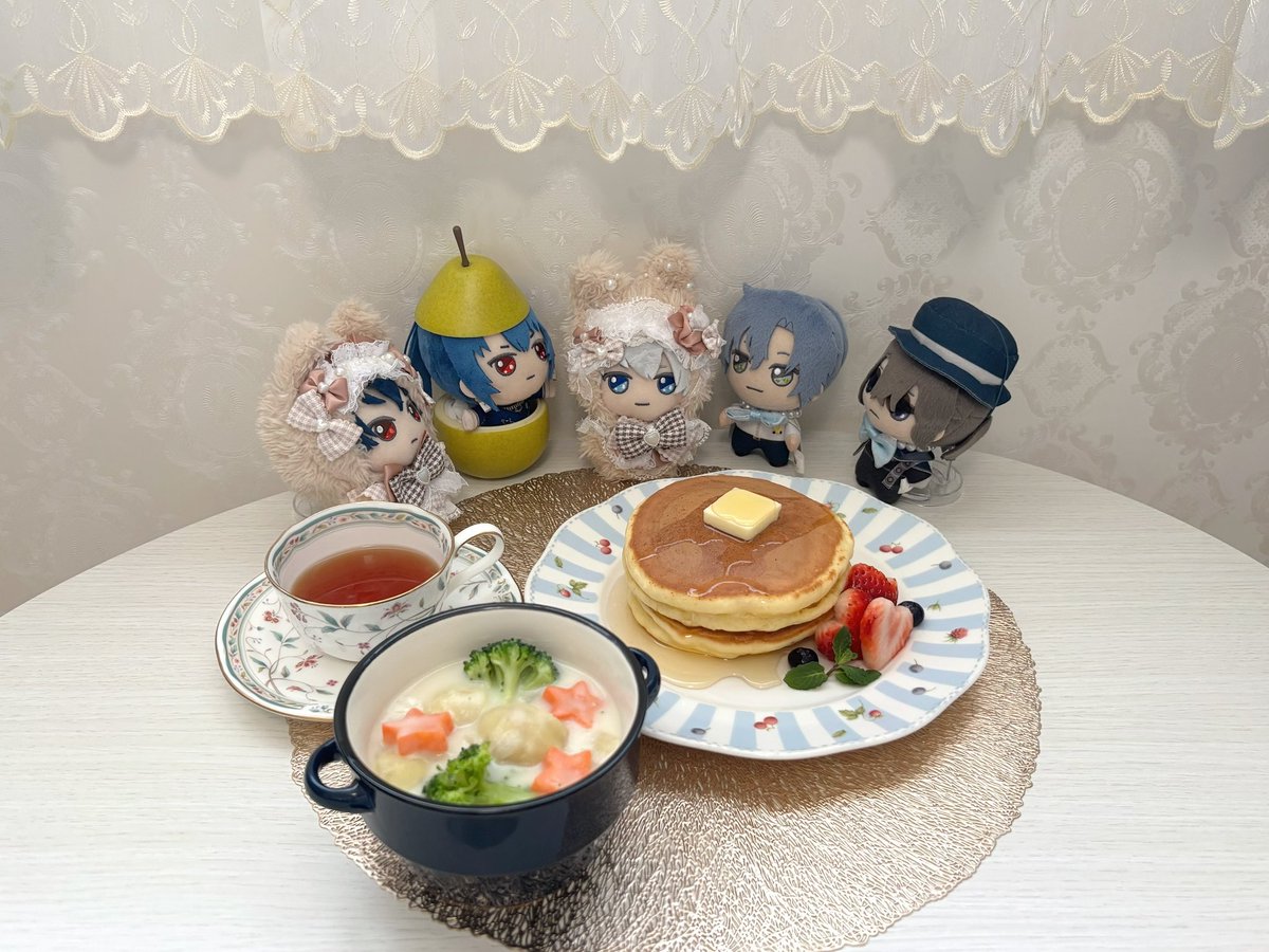 rmhouu's tweet photo. アーサーお誕生日おめでとう！🎂♡
これからも一緒に楽しい毎日を過ごそうね💐

#まほやく_ぬい https://t.co/oXMqc69MYt