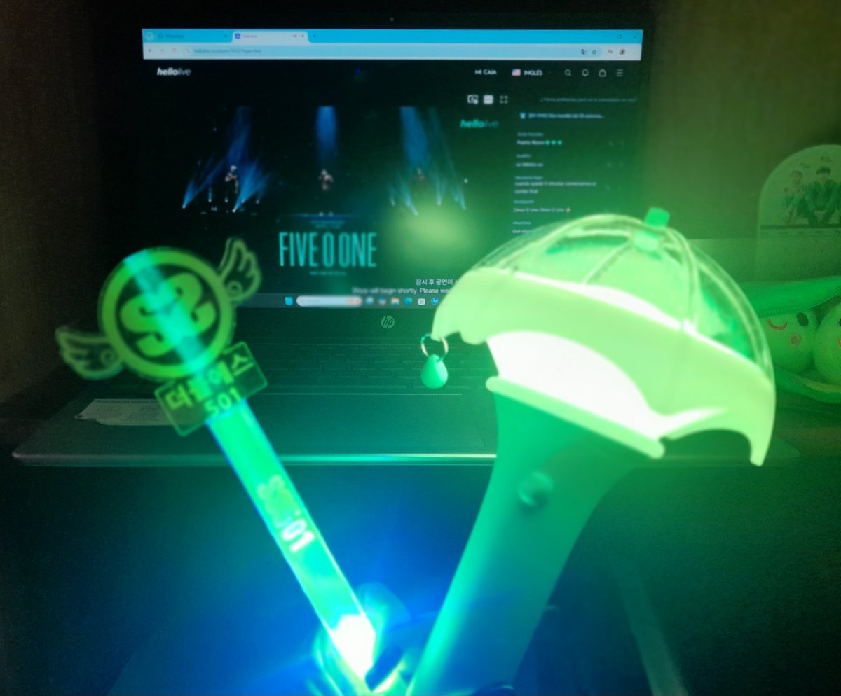Mariale_TripleS's tweet photo. Un momento mágico, como solo ellos saben hacerlo. 👽💚🦦💚🐰
Gracias por tanto Five O One.
#SS501 #FIVEOONE #KIMHYUNJOONG #HEOYOUNGSAENG #KIMKYUJONG https://t.co/AK8afDCdDT