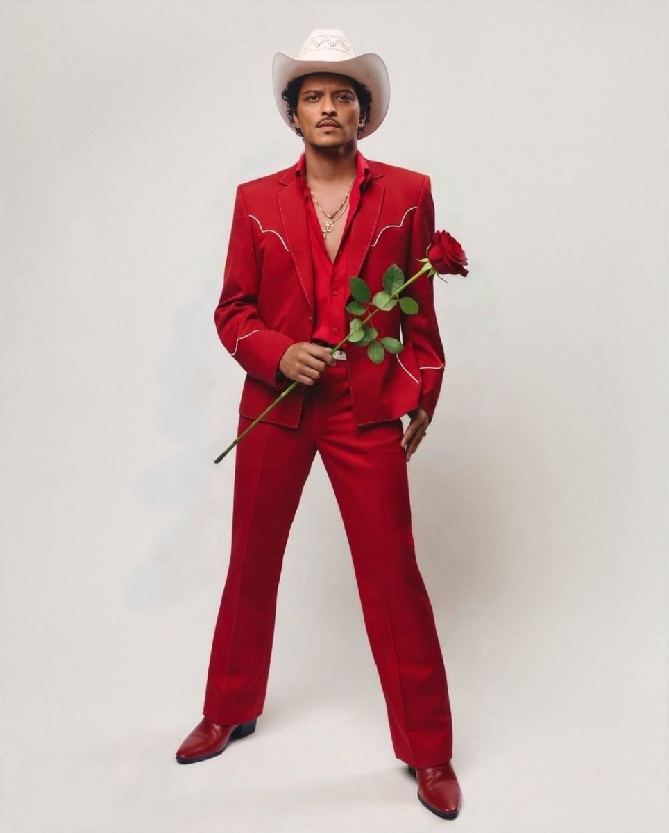 𝐂𝐡𝐫𝐢𝐬  tweet media