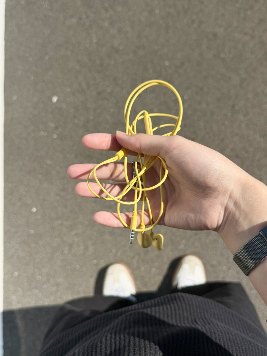 00sh_____'s tweet photo. 新生活、イエロー取り入れて気分上げていくのオススメ！ https://t.co/JG5PKp5Oi2