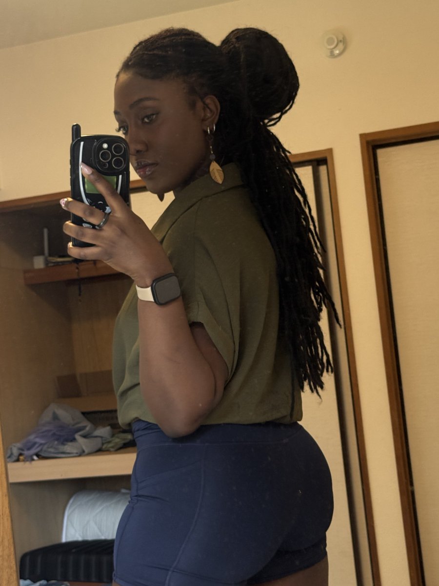 Paris Senpai tweet media