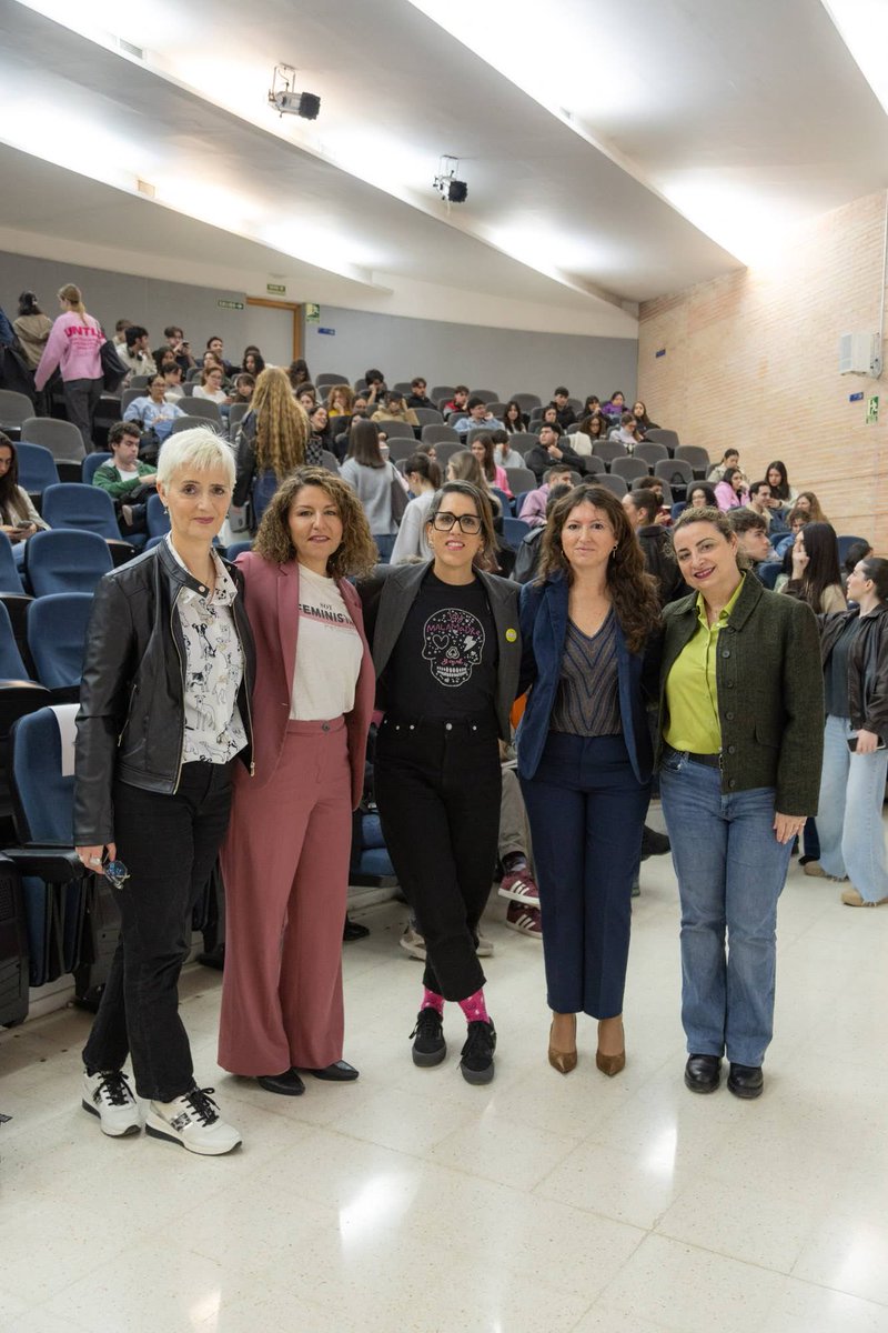 Laura Teruel tweet media