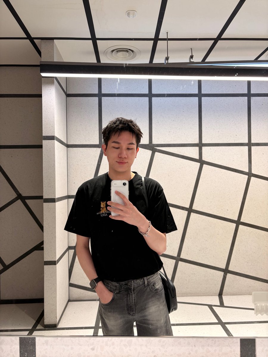 Bom อ่านว่า บ-อ-ม tweet media