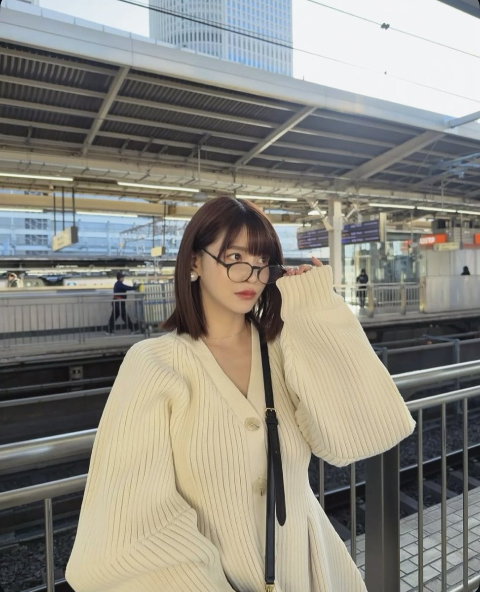 岸明日香 tweet media