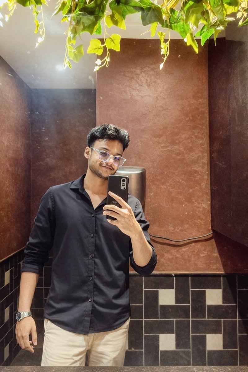 AdityaDole1's tweet photo. 🖤
#Pune  #nightlife #party #vibe #weekend #Club https://t.co/oFB70NgmLu