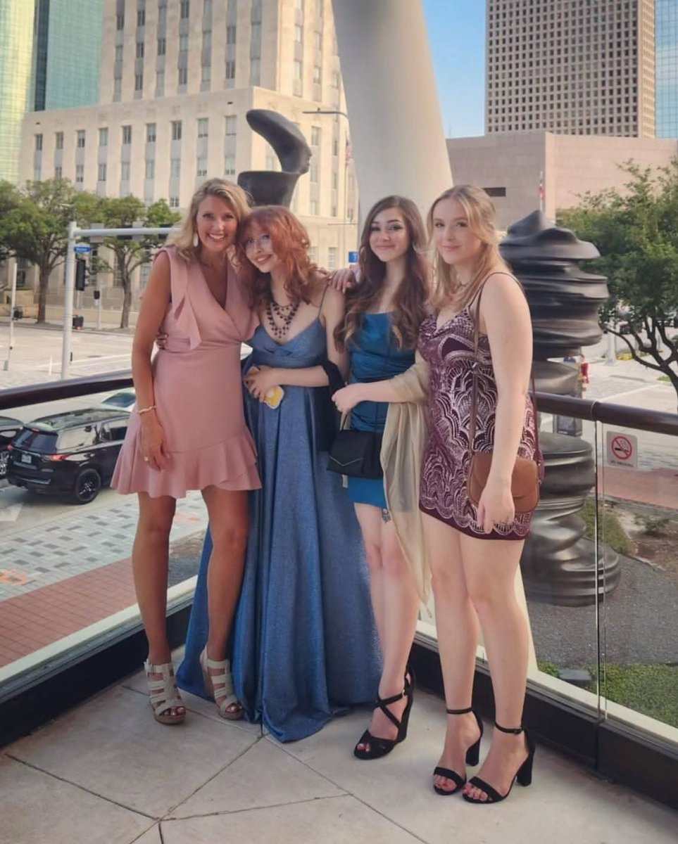 Robin Cox tweet media