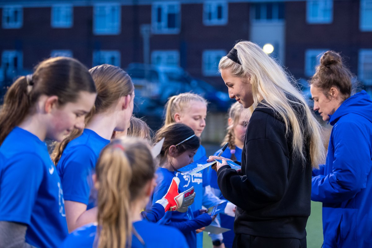 Everton in the Community tweet media