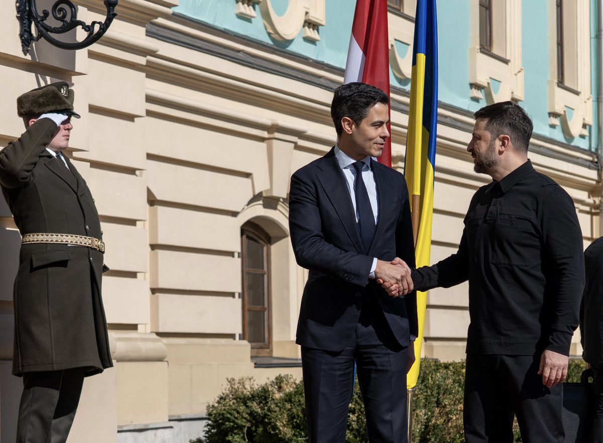 MinPres's tweet photo. It’s an honour to be in Kyiv today standing by the side of President @ZelenskyyUa. Just as the Netherlands has stood shoulder to shoulder with the Ukrainian people for years now. Because they are not just fighting for their own freedom and security, but for the freedom and security of Europe as well. For our European democratic values and standards. Their fight is our fight too. Ukraine deserves our full support.
 
Providing energy support and strengthening Ukraine’s air defences are major priorities and we are hard at work with our international partners to achieve these aims. At the same time, efforts are ongoing to secure a just and lasting peace. We see that Ukraine is taking a constructive approach, but all Russia is doing is putting impossible demands on the table while continuing its aggression with full force.
 
So it’s also up to us as Ukraine’s allies to stand firm. To remain vigilant. And to avoid getting distracted.
 
Slava Ukraini 🇺🇦🇳🇱