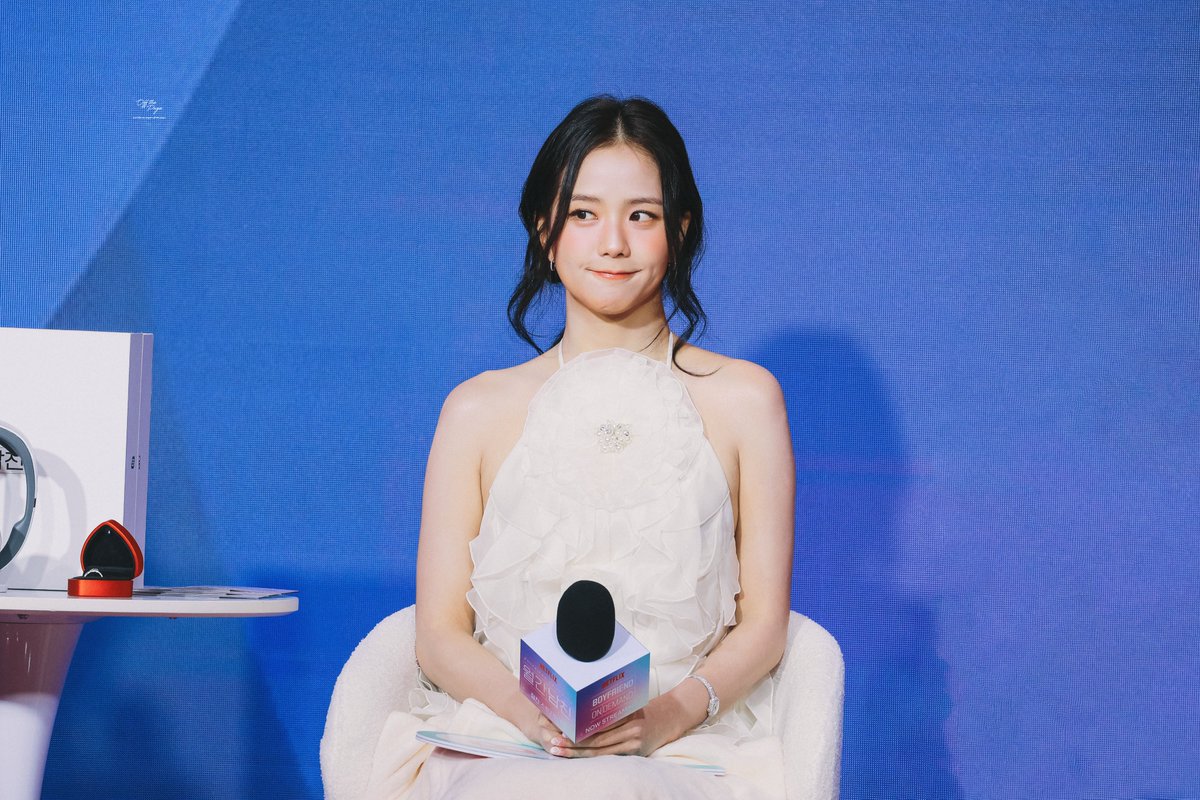 Off the Page🫨💓 tweet media