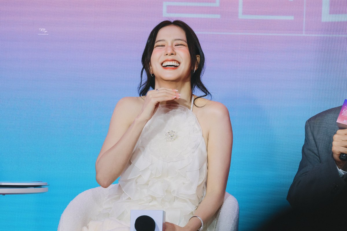 Off the Page🫨💓 tweet media