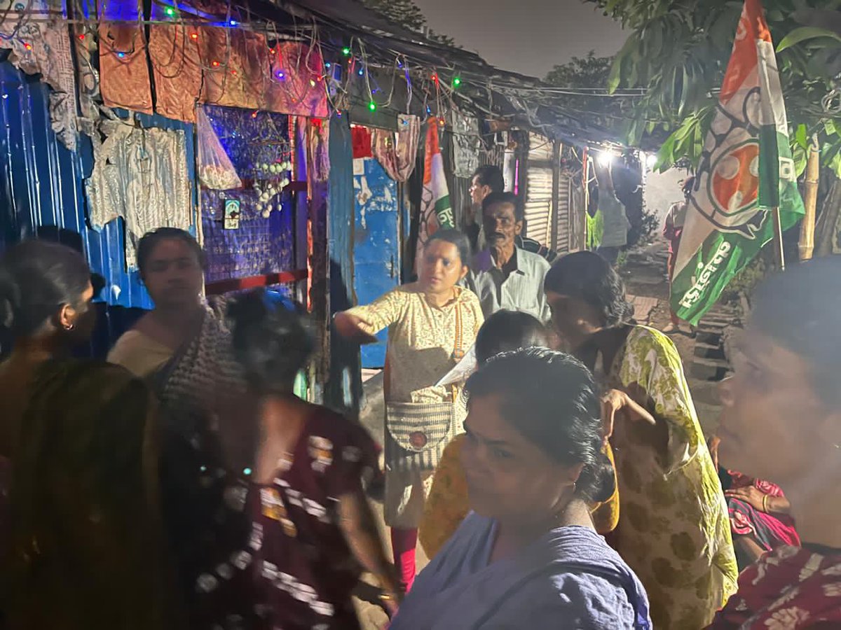 On the auspicious occasion of International Women's Day, WBPYC leader Moumita Kali has started "Mazdoor Suraksha Nyay Abhiyan" along with women laborers.