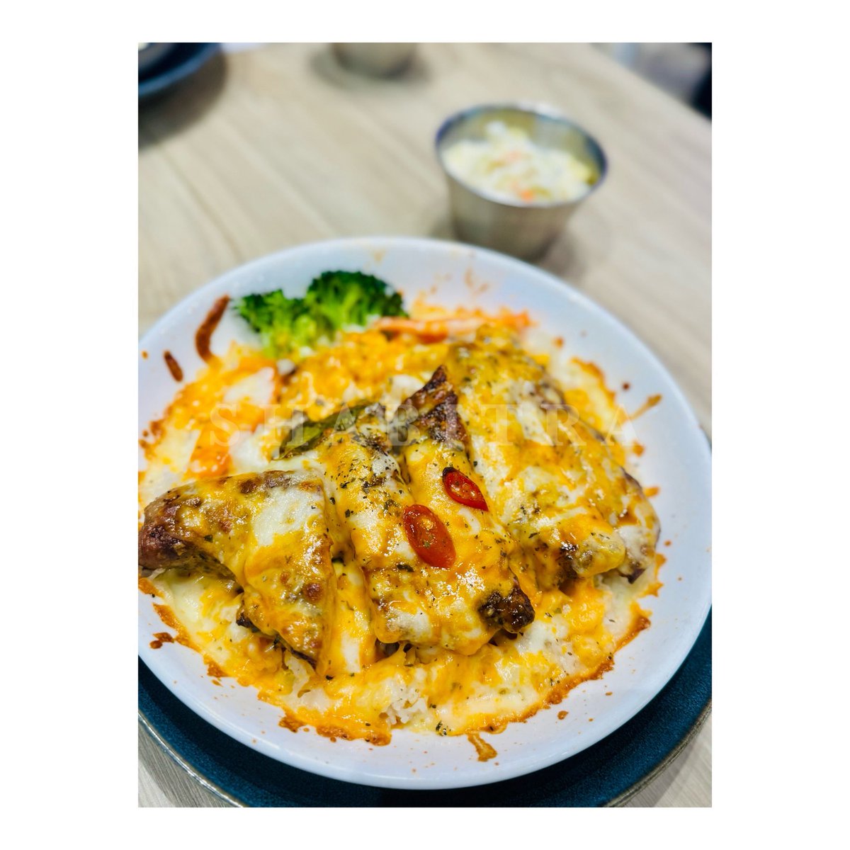 sashashabby's tweet photo. Food before everything 🫠🤍 https://t.co/nFxMP1t0Ad