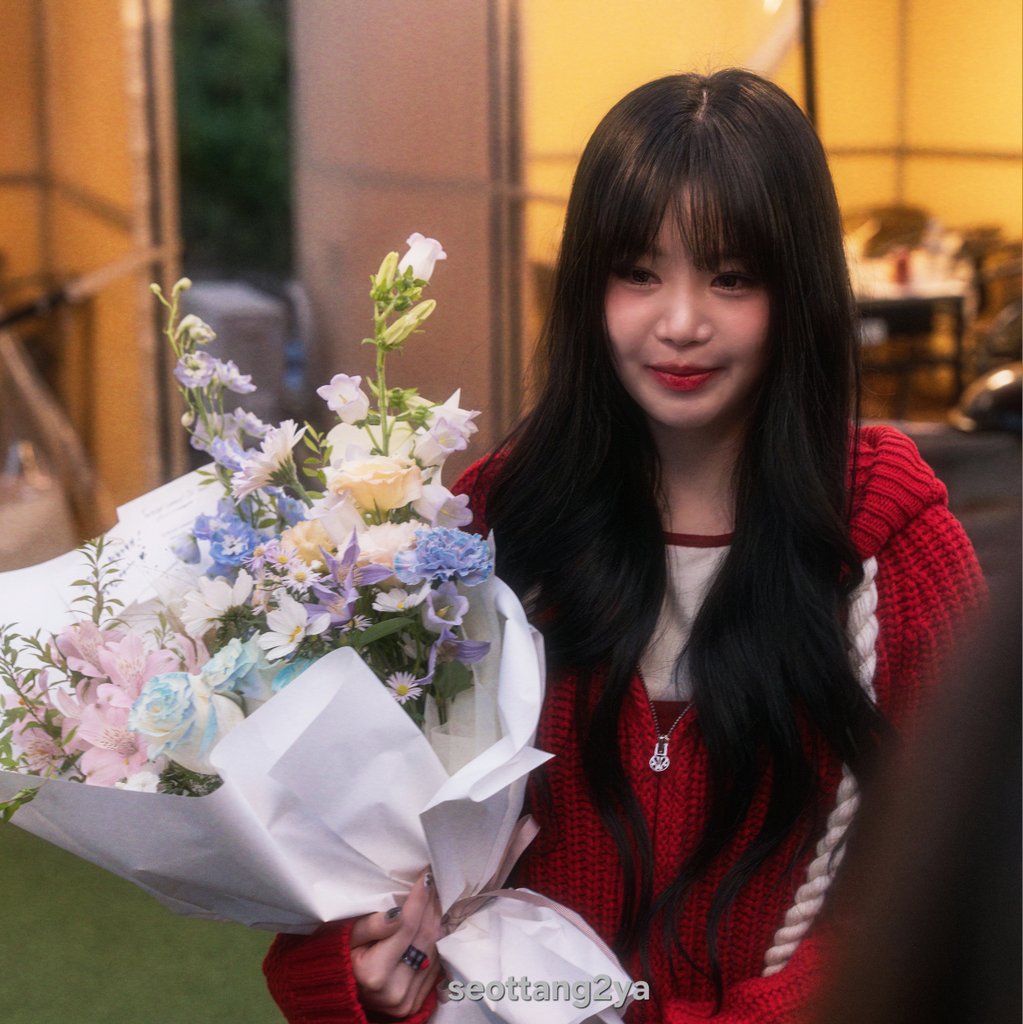seottang2ya's tweet photo. 수진아 올해도 생일 축하해줄 수 있어서
너무 좋다😽🤍 항상 행복 건강만 해! 
생일 진심으로 축하해🎂

#서탱의_영원한_봄날_수탱데이
#HappySOOJINday #SOOJIN #수진 https://t.co/Bf8ffyWzAg