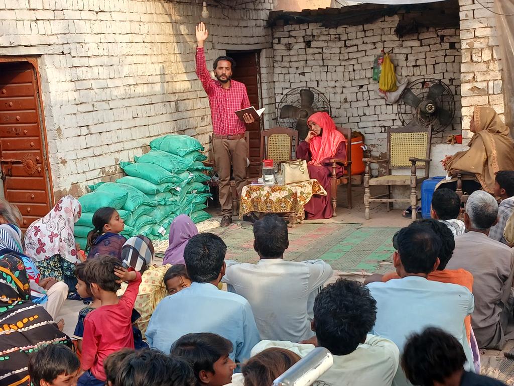 Today again Preaching the gospel in a brick factory Pakistan Please remember me in your prayers ✝️📖Helping poor thank you everyone for supporting our Ministry May God bless you abundantly ✝️🙏🕊⛪️