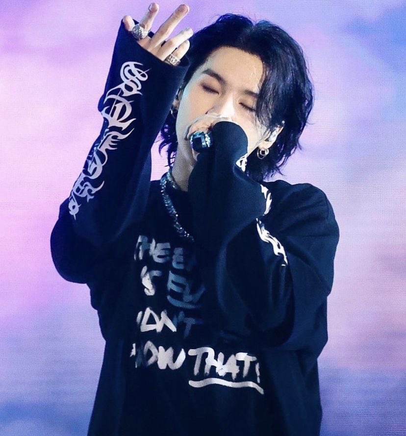 dragon_dimples's tweet photo. HAPPY SUGA DAY!!!💜🎸
HAPPY BIRTHDAY MIN YOONGI!!🎧🐈‍⬛
#HappySUGADAY
#HappyBirthdaySUGA
#HappyBirthdayYoongi
#OurFirstLoveSUGA
#SUGAOurSweetness
#LongLiveKingAgustD
#HappyBDayMinPD
#DaeguWordsmithDay
#YoongiOurRockstar https://t.co/pYbfV9KZ98