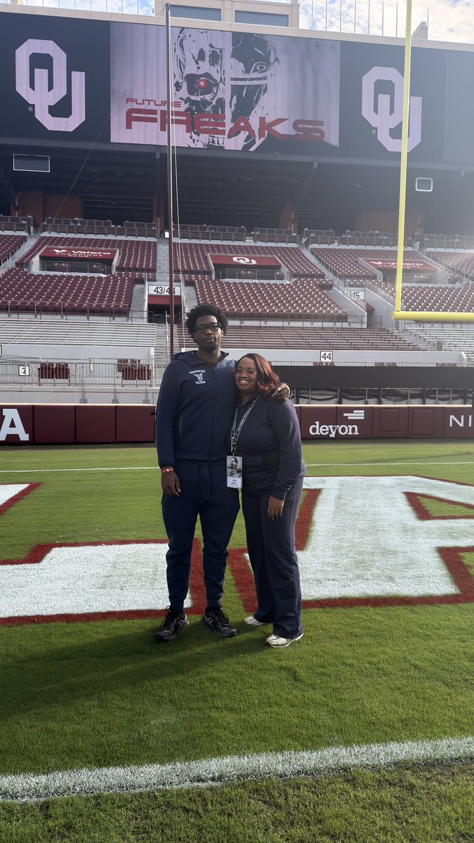 Myles Smith 4⭐️Edge tweet media